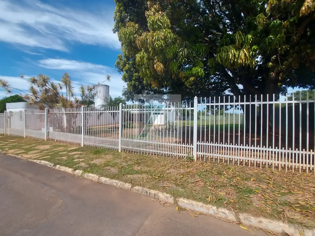 Oportunidade Única na SHIS QI 11 | Lote de Esquina com 776,00 m² + 1.600,00 m² d...