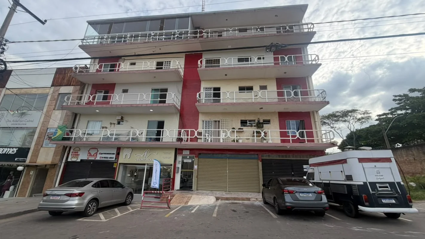 Vendo otimo apartamento no Grande ColoradoSegundo AndarEspaçoso Cozinha com banc...
