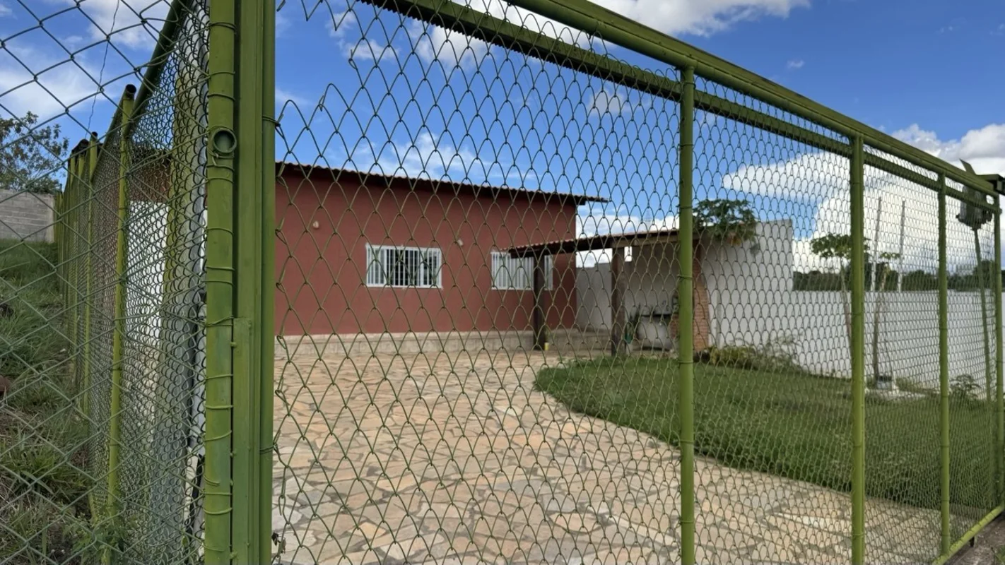 EXCELENTE CASA INTEGRADA A NATUREZAR$ 600.000,00Área construída: 200,00 m²Área d...