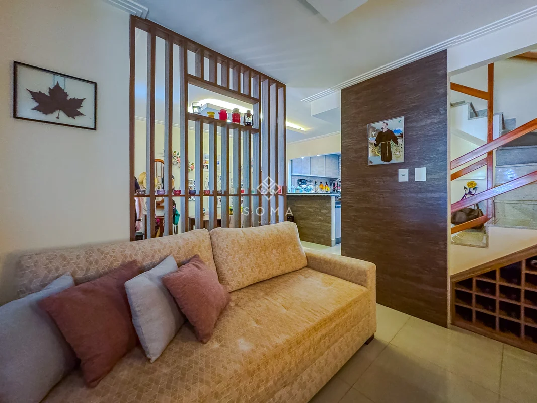 ESPECIFICAÇÕES DA CASA:- Projeto de iluminação- Sala ampla para dois ambientes c...