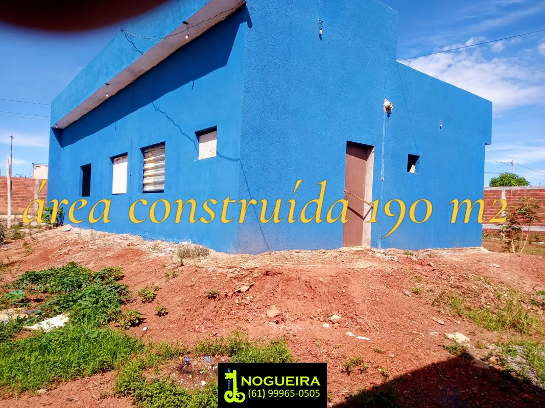 VENDO CASA DE DOIS QUARTOSSENDO 1 SUÍTE COM CLOSETSALA EM UM CONCEITO ABERTOCOZI...