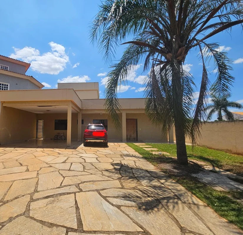 OPORTUNIDADE! CASA À VENDA – RUA 05Se você busca espaço, privacidade e tranquili...
