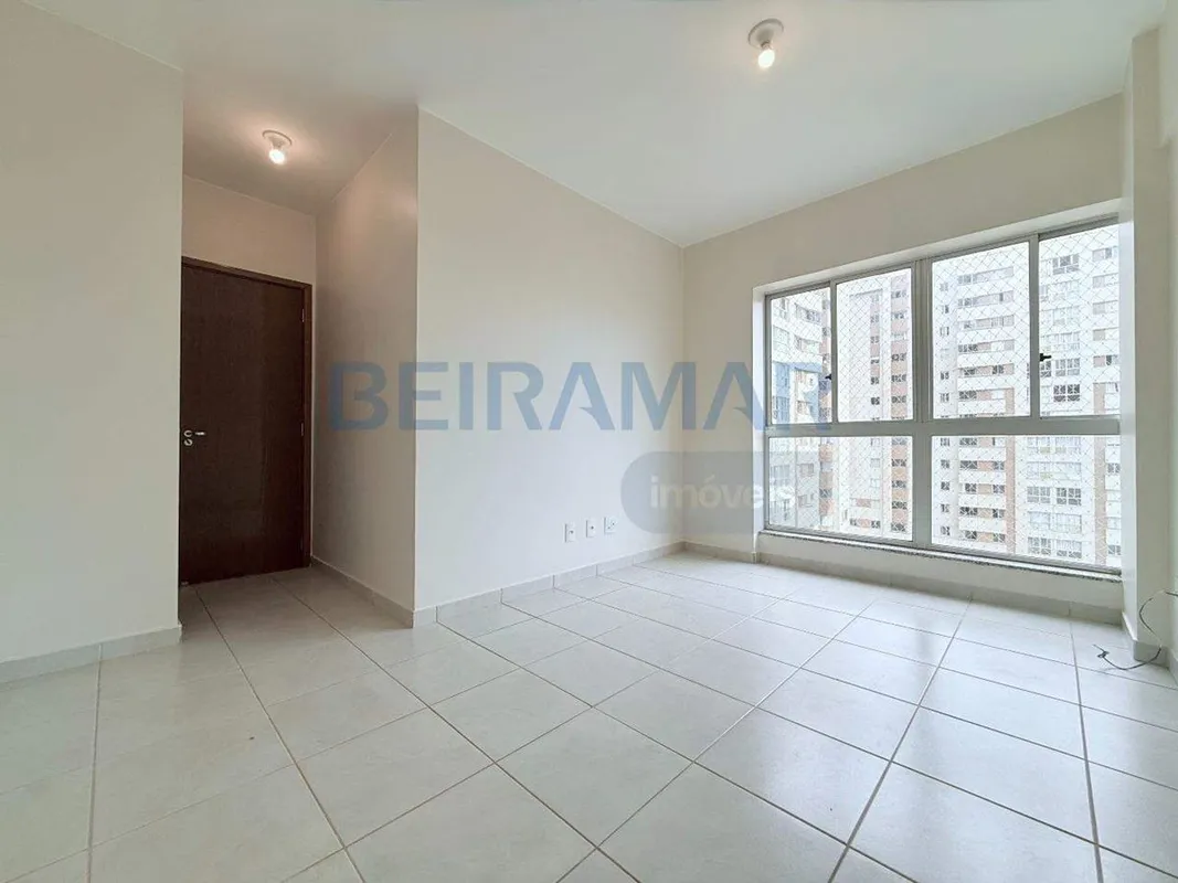 Apartamento Nascente de 2 Quartos com Suíte, 62 m², Reformado e Vista Livre à Ve...