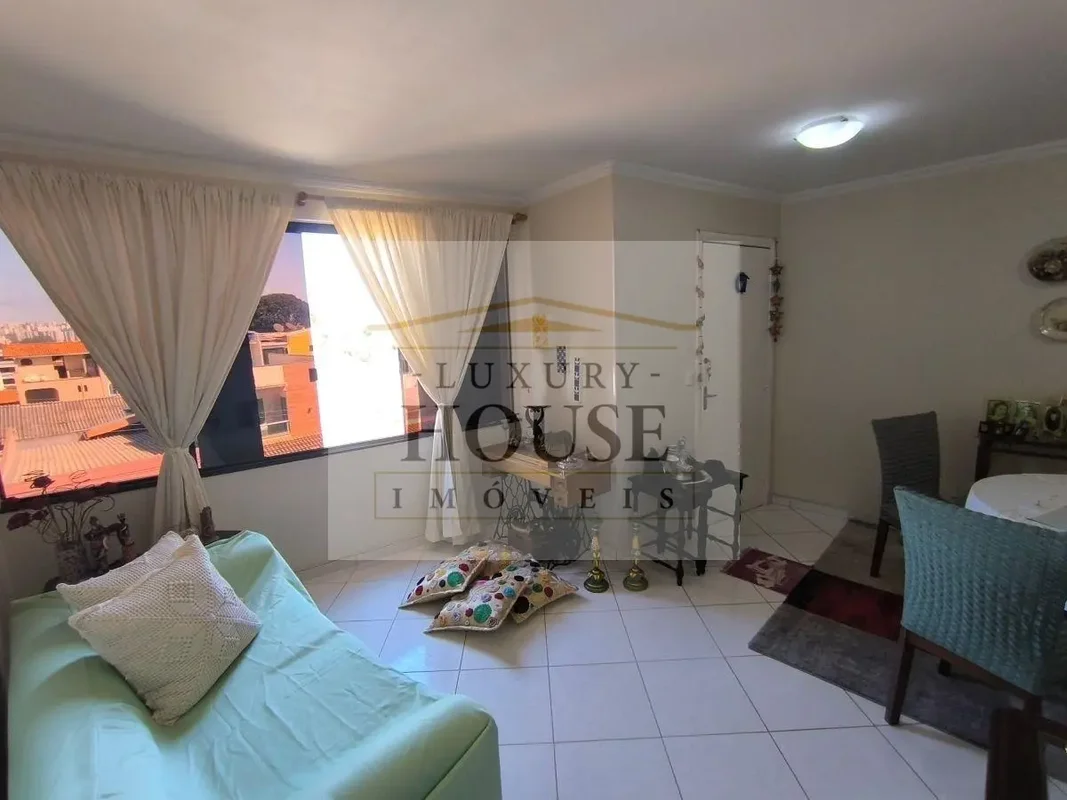 Apartamento à venda na QI 12 Bloco A, Guará I, Guará - DF, com 3 dormitórios bem...