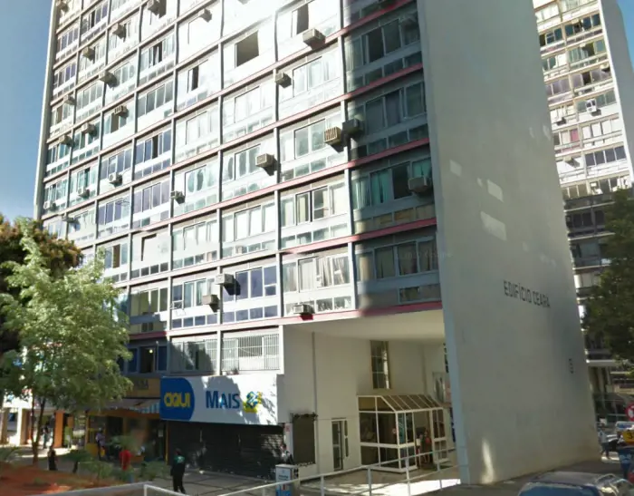 Sala com banheiro tendo de área privativa 24,33m2.Taxa Condominial R$ 321,00Vend...