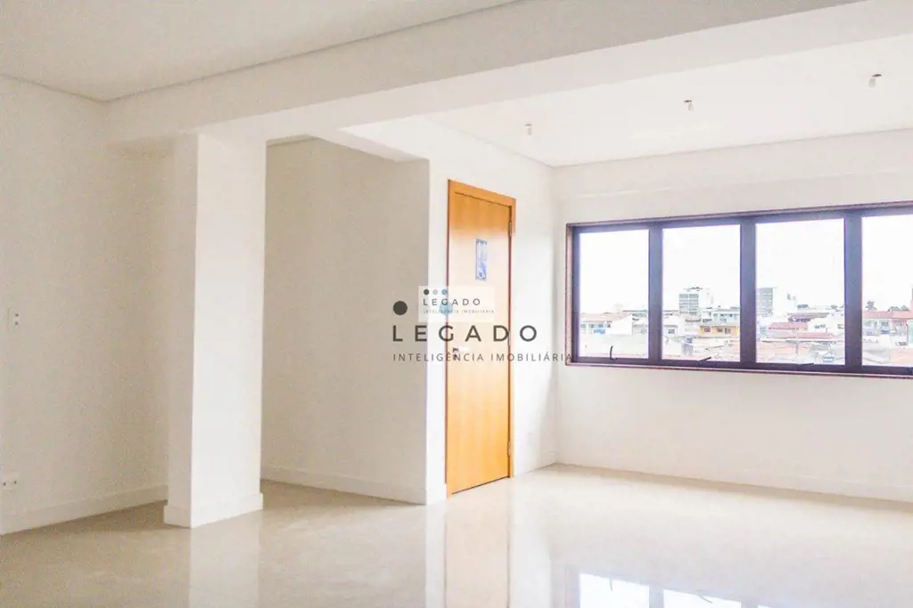 Corredor com 02 salas (possibilidade de conjugar), vista livre e banheiros com v...