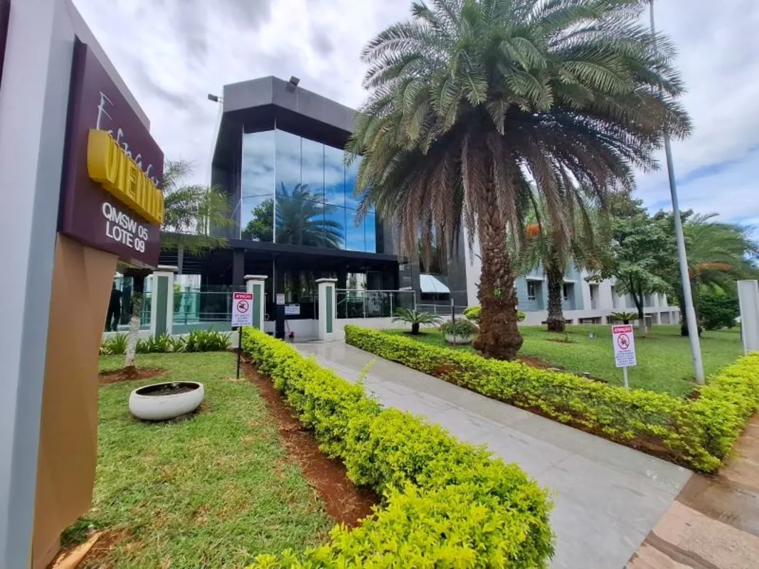 QMSW 05 - Ed. Espaço Vienna - LOCAÇÃO KIT SEMI MOBILIADA E SUBDIVIDIDA. 25m² úte...