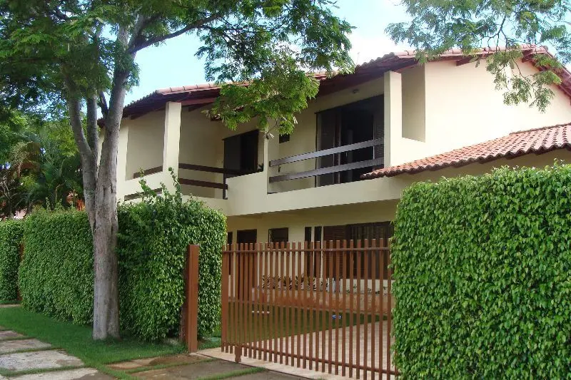 Conheça esta casa localizado na SHIS QL 22 Conjunto 10, Lago Sul, Brasília. Um e...