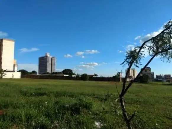 Vendo excelente lote comercial em samambaia, QN 303, conjunto 8, lote 4, para us...