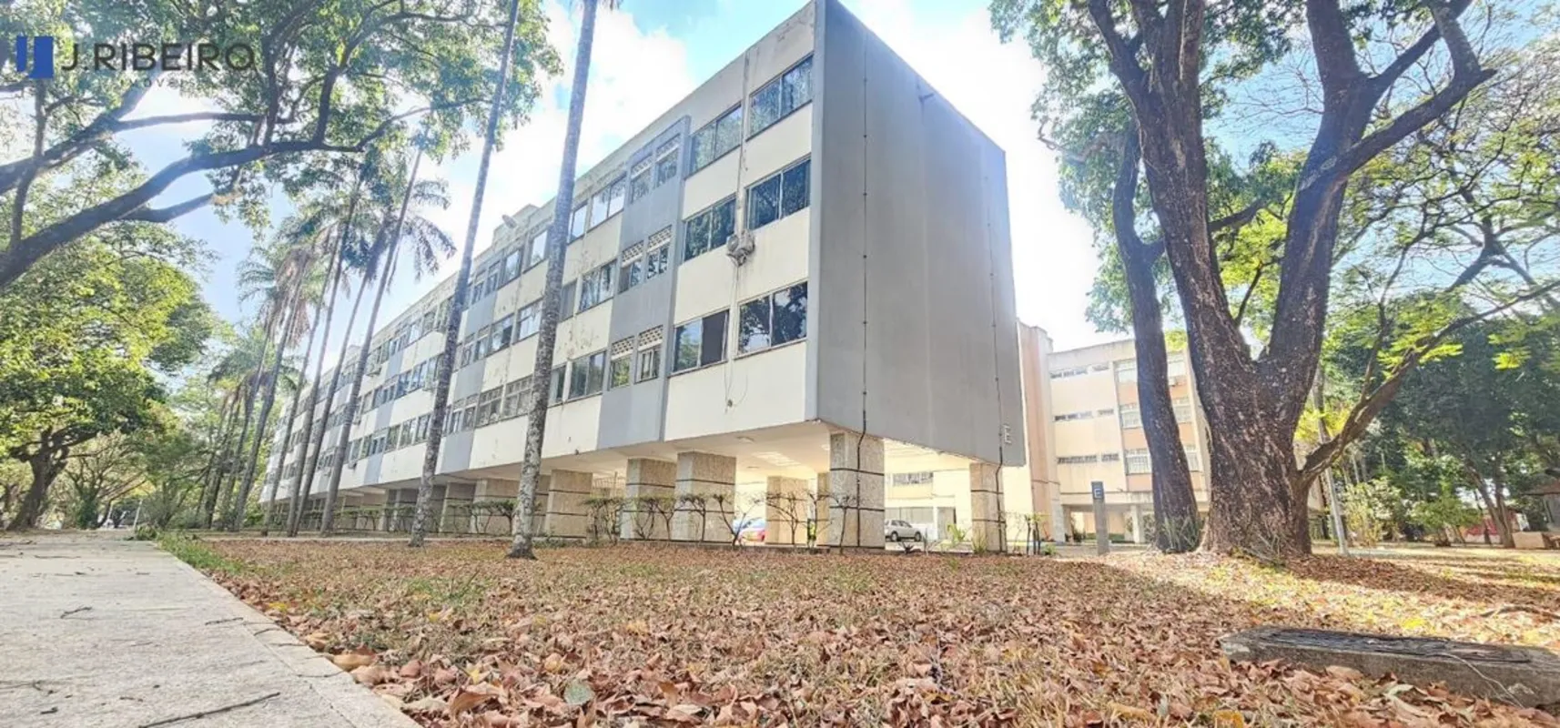  SQS 404 - Bloco E - Nascente - 1° andar - Prédio com ele... 20/09/26