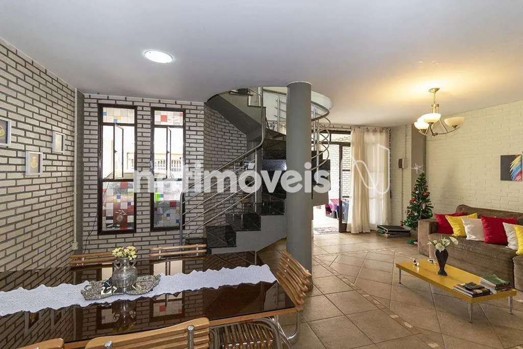 Casa excelente padrão - 04 Quartos - CandangolândiaCasa espaçosa e arejada, perf...