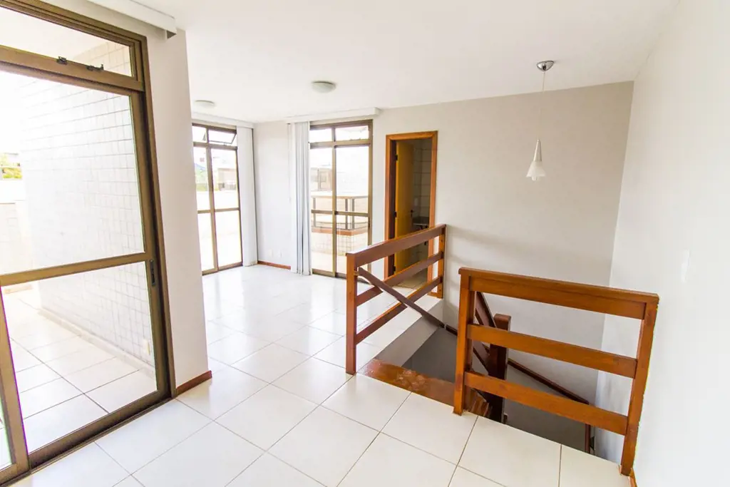 Excelente cobertura disponível para locação na Asa NorteLocalizada em quadra nob...