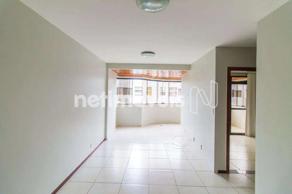 Na desejada SQN 212, existe um imóvel para quem busca mais do que um apartamento...
