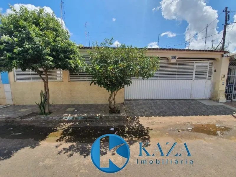 CASA 04 QUARTOS SENDO 02 COM SUÍTE EM VALPARAÍSO DE GOIÁS-GO.Imóvel de alto padr...