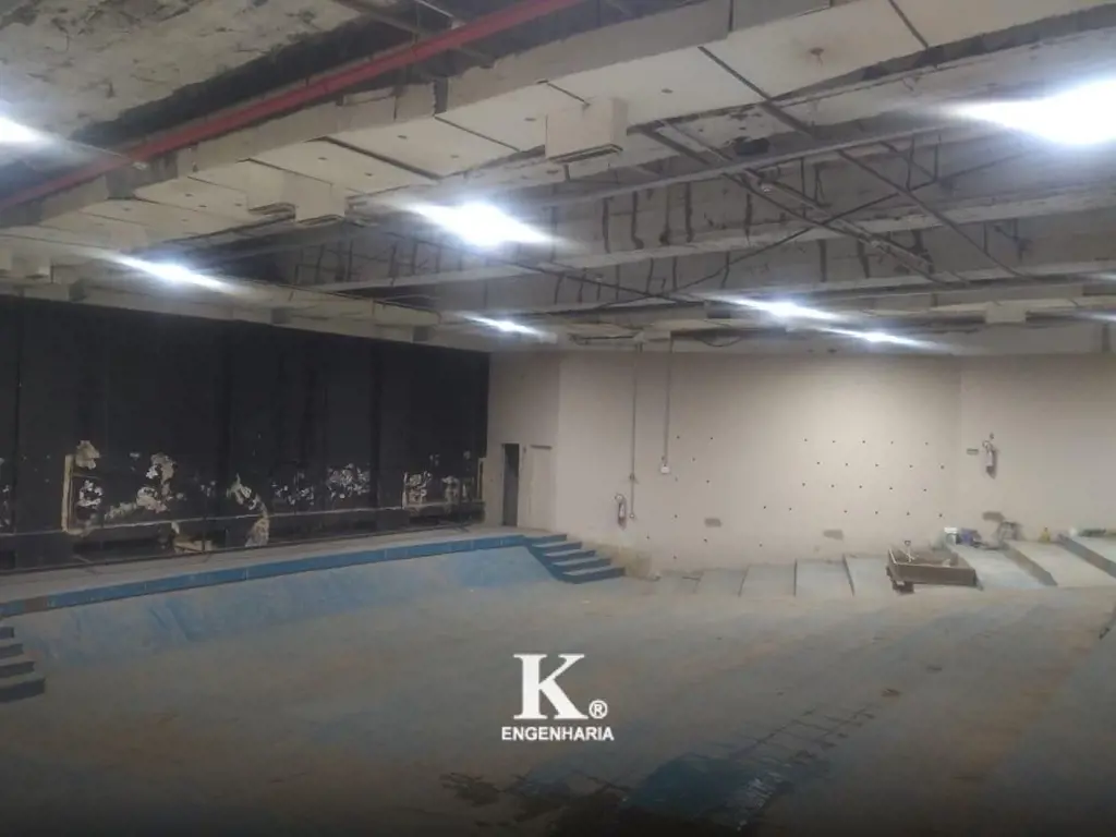 2 amplos espaços com 580 m² cada (com possibilidade de união das unidades totali...