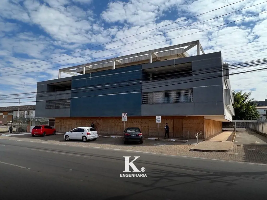 Imóvel ideal para atividades comerciais como concessionária de veículos (ex. Elé...