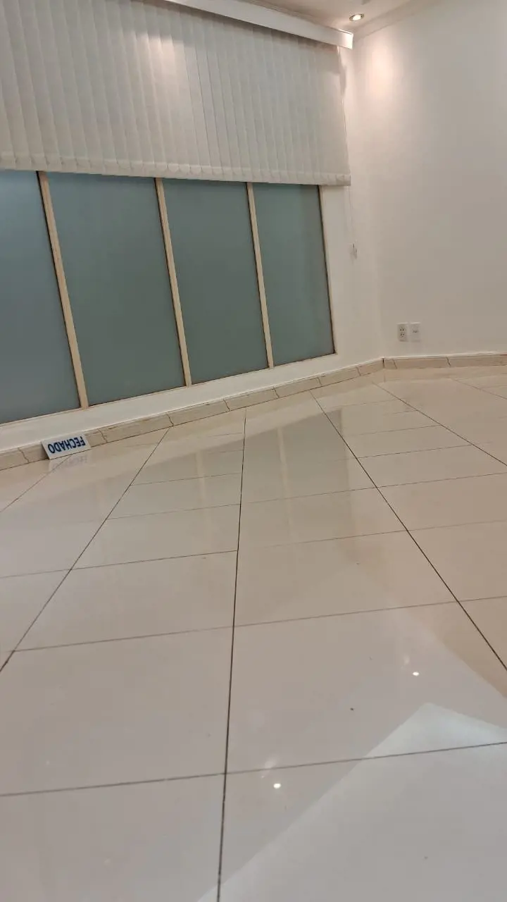 IMOVEL EM EXCELENTE LOCALIZAÇÃO, AO LADO DO MC DONALDS, PREDIO EM FRENTE W3, COM...