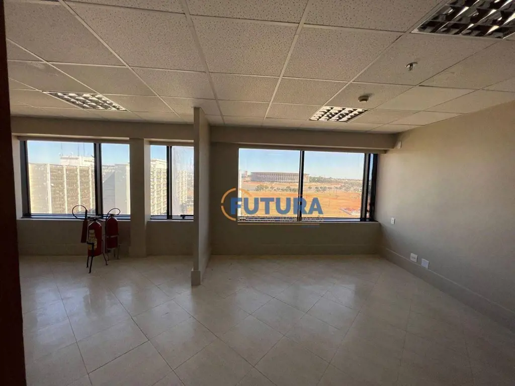 A FUTURA NEGÓCIOS IMOBILIÁRIOS disponibiliza para VENDA: Sala comercial com área...