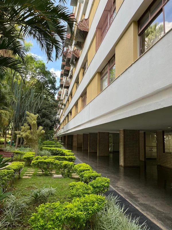 Alugamos Ótimo Apto na SQN 104 Bloco A, composto de:DESC: Sala ampla (02 ambient...