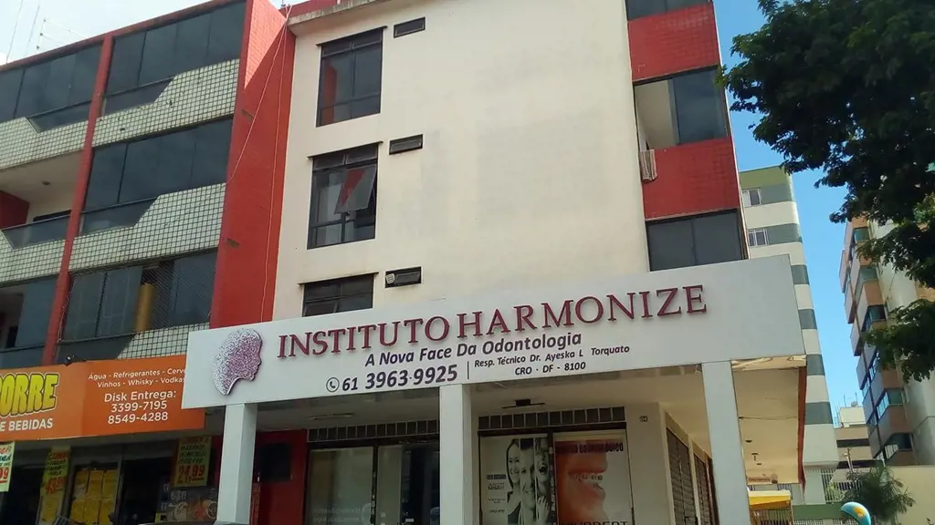 Apartamento de 1 quarto com varanda, ambiente familiar, próximo ao comércio.- Ág...