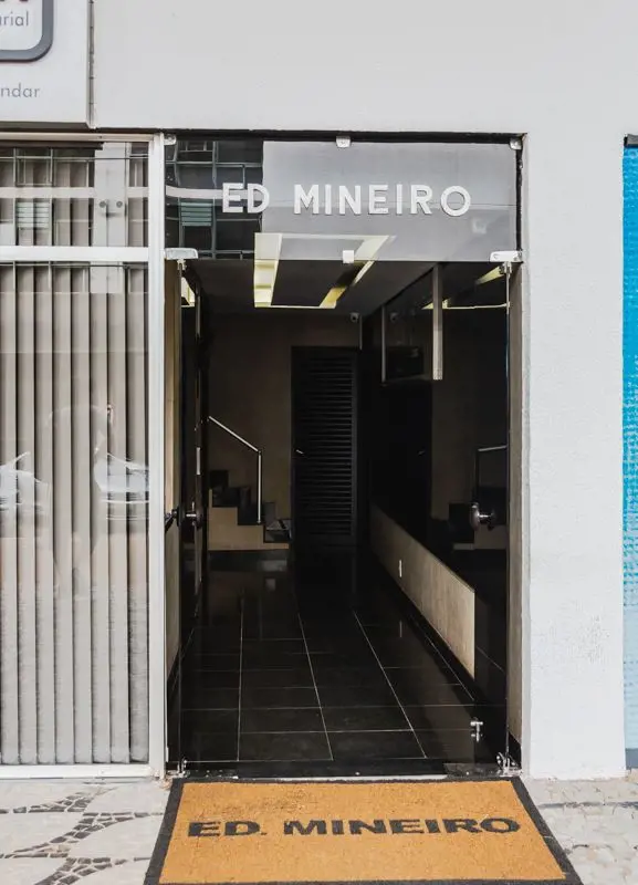 Lettieri VENDE: 02 salas comerciais no Ed. Mineiro no Setor Comercial Sul (SCS)....