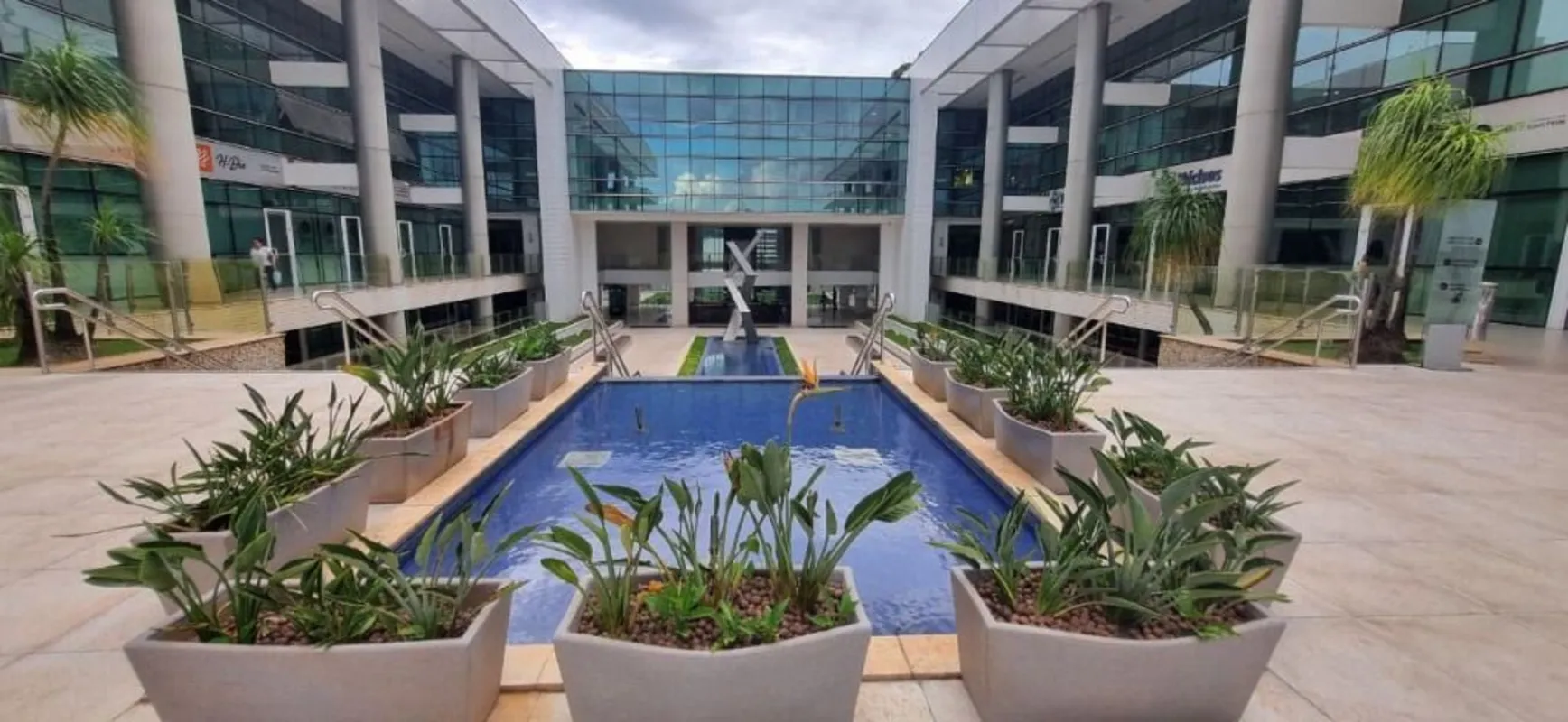 SGAS 915 - CENTRO CLÍNICO ADVANCE02 salas, cada uma com um banheiro privativo e ...