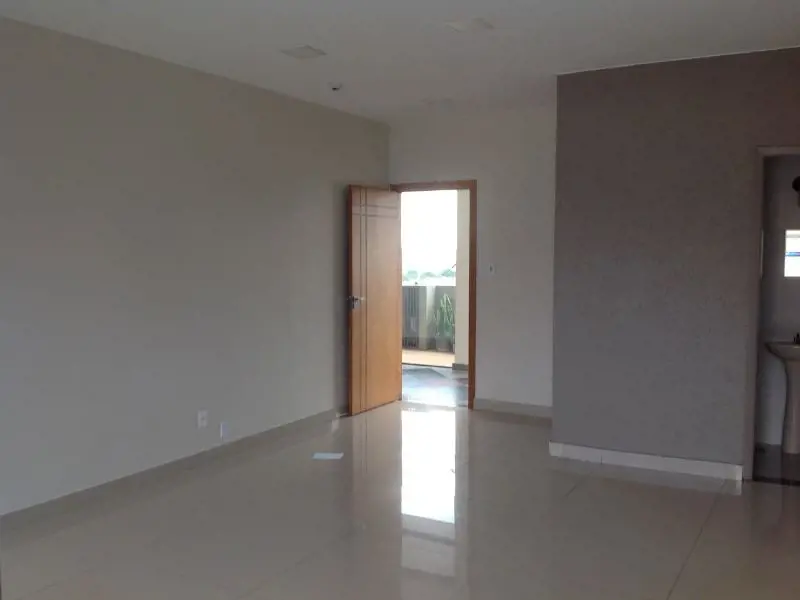 Sala no Edifício Baracat do Conic, localizado ao lado da Rodoviária e do Conjunt...