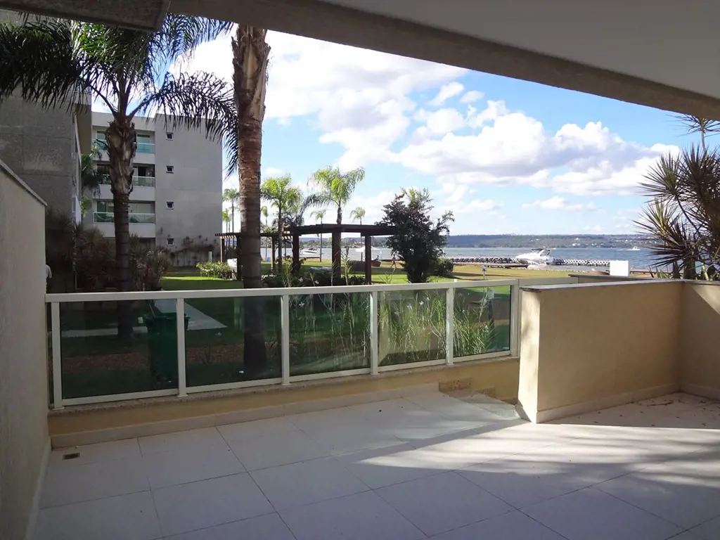 Apartamento de um quarto no Brisas do Lago, térreo com varanda bem ampla, acesso...