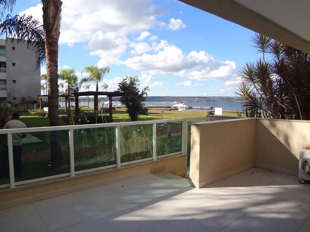 Apartamento de um quarto no Brisas do Lago, térreo com varanda bem ampla, acesso...