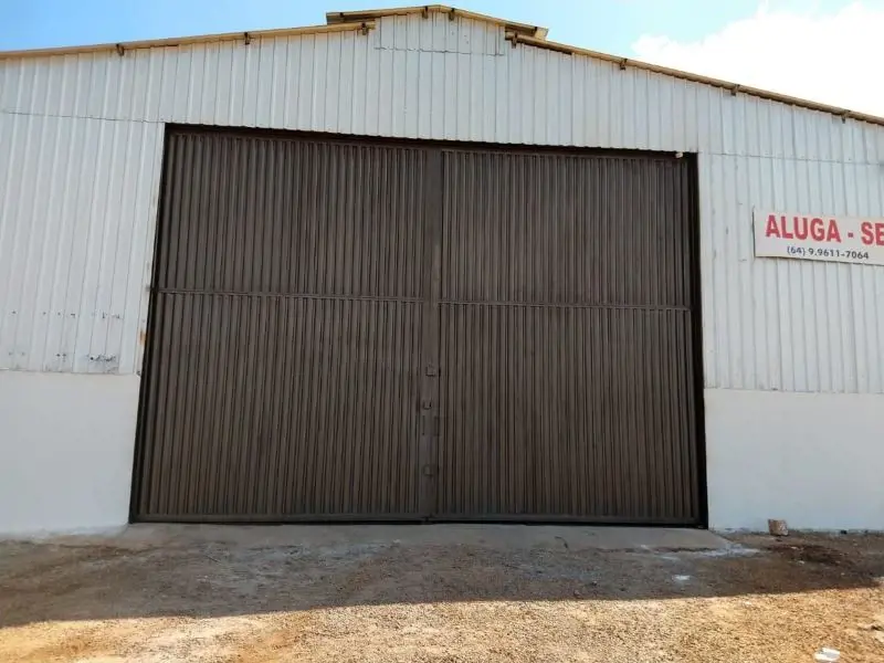 GALPÃO PARA VENDA AVENIDA MARIA PEREIRA MARTINS MINEIROS GOsalão amplo, piso sup...
