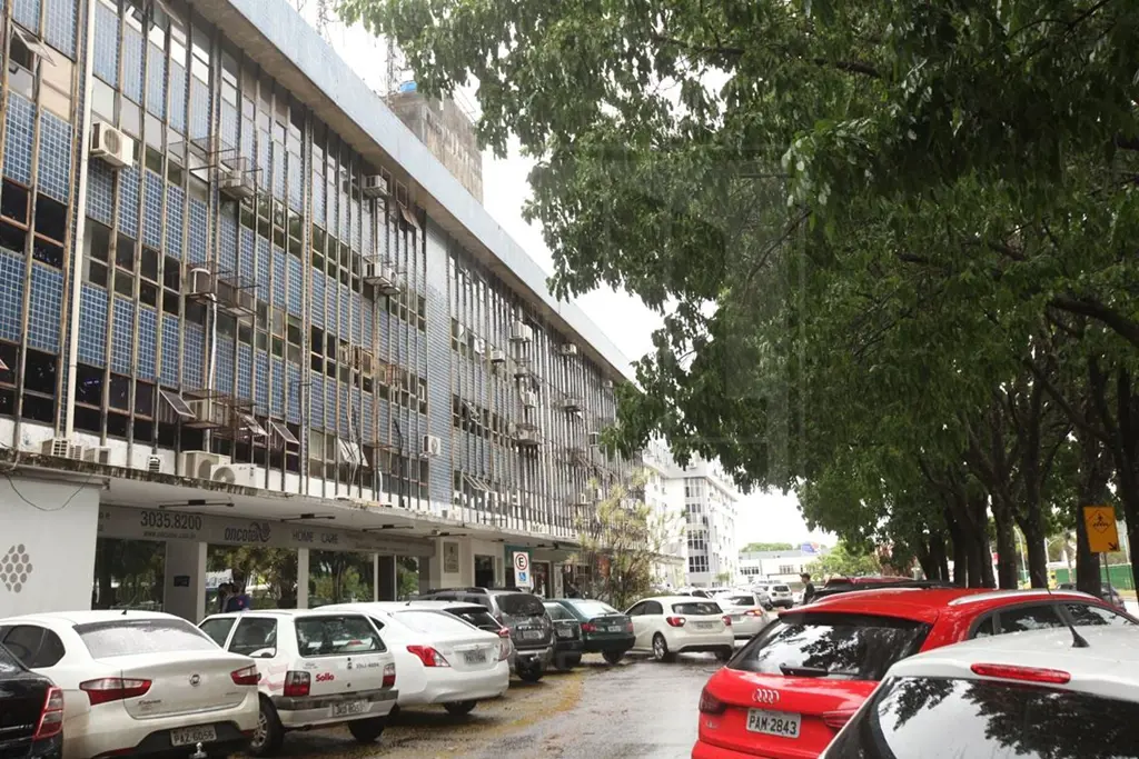 Excelente Sala Comercial no Centro Empresarial SEPS 705/905 na Asa SulExcelente ...