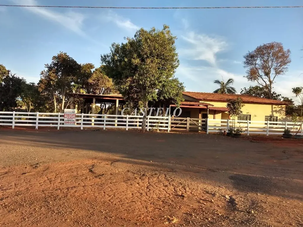 TERRENO COM 1.200M², Galpão comercial frente para GO-217, vão aberto mais Casa c...
