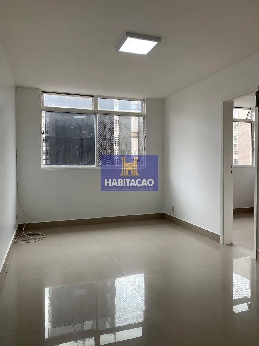APARTAMENTO 1(UM) QUARTO, SALA, COZINHA, ÁREA DE SERVIÇO, BANHEIRO, com armários...