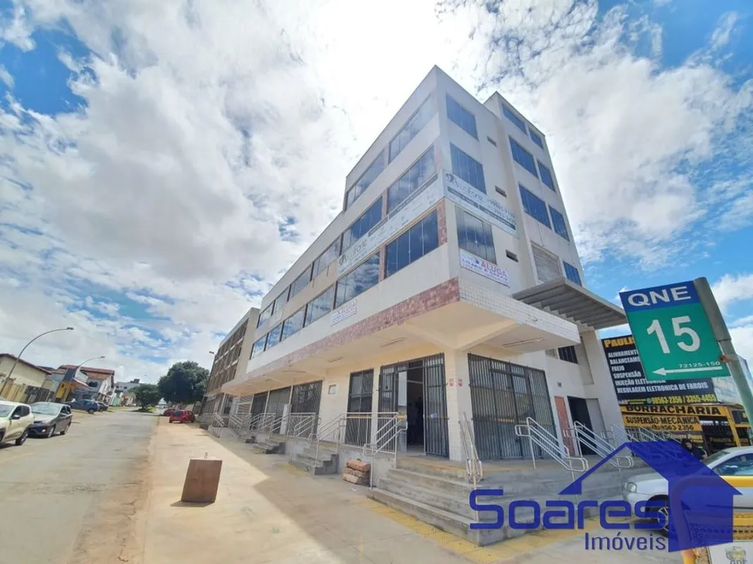 Localização privilegiada na QNE 15 LOTE 20, Avenida Samdu!Venha conhecer esse in...