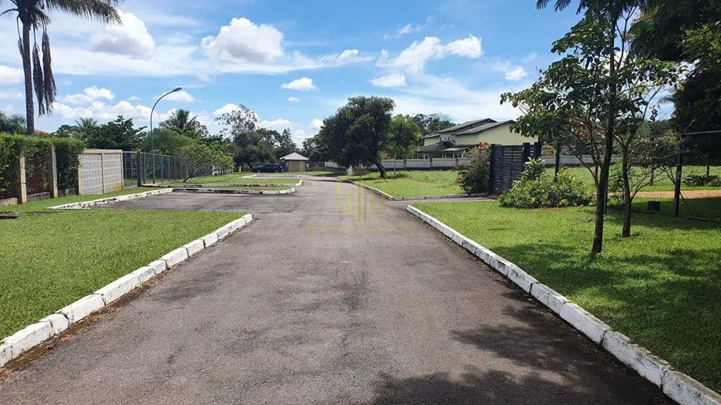 OPORTUNIDADE! Excelente LOTE PLANO em condomínio estruturado, escriturado, livre...