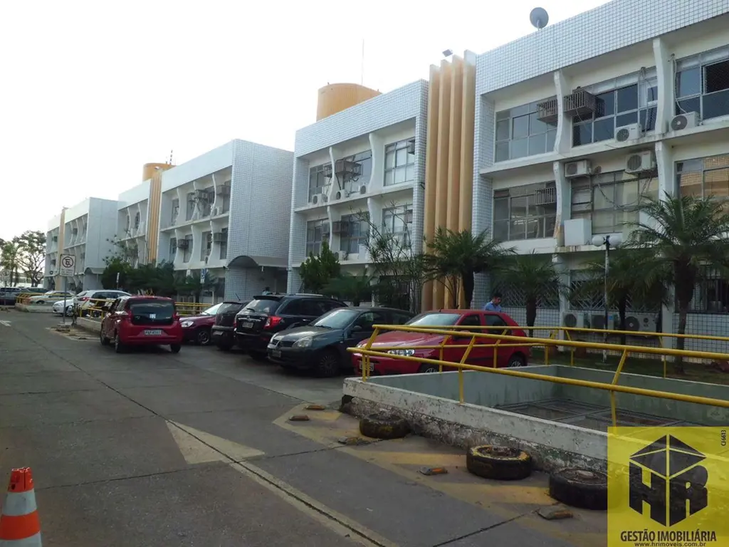 A HR GESTÃO IMOBILIÁRIA ALUGA COM EXCLUSIVIDADE!Sala de 27m² sendo o vão no Edif...