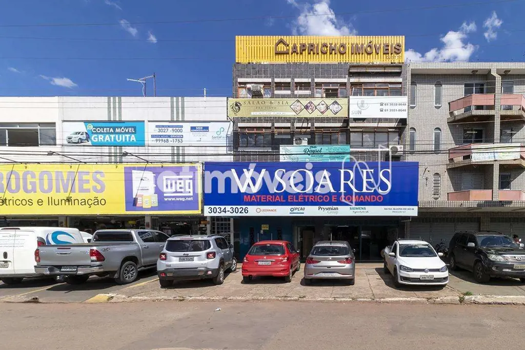 Setor de Indústria e Abastecimento - Quadra 5C: local de comércio movimentado, o...