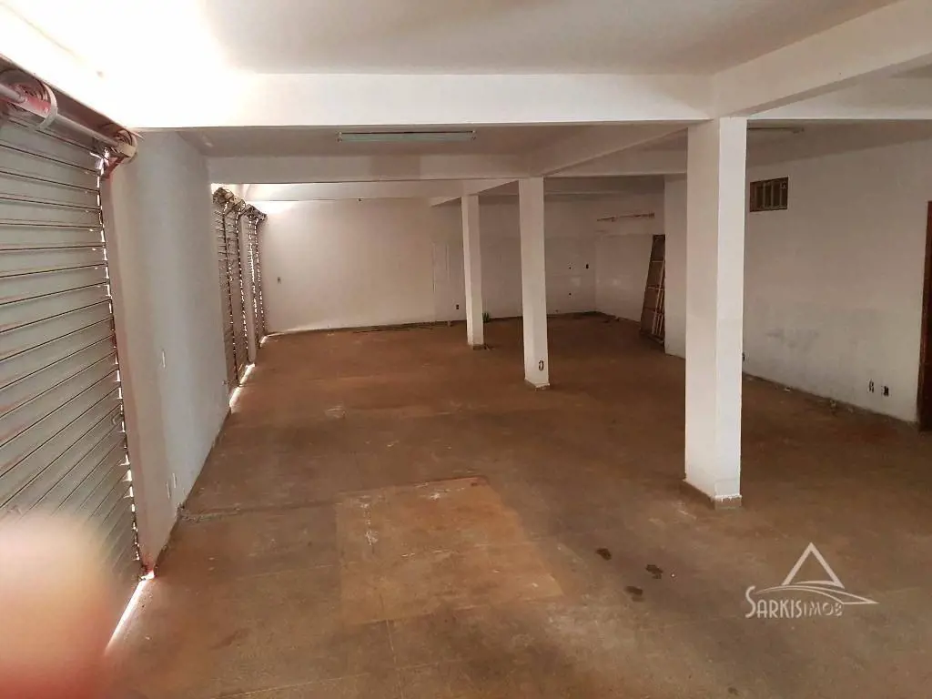 Prédio, Samambaia, comercial/residencial, ao lado Feira Permanente de Samambaia....