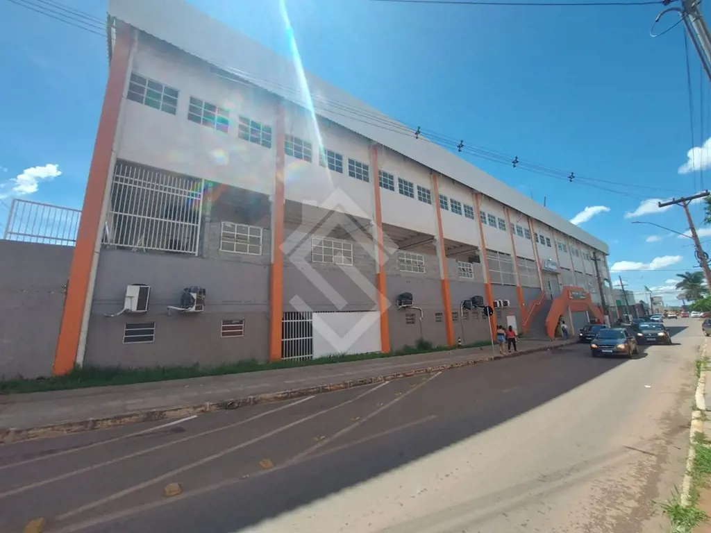 Tadeu Santiago corretor imobiliário - CRECI: 9056/DF, vende excelente Prédio Com...