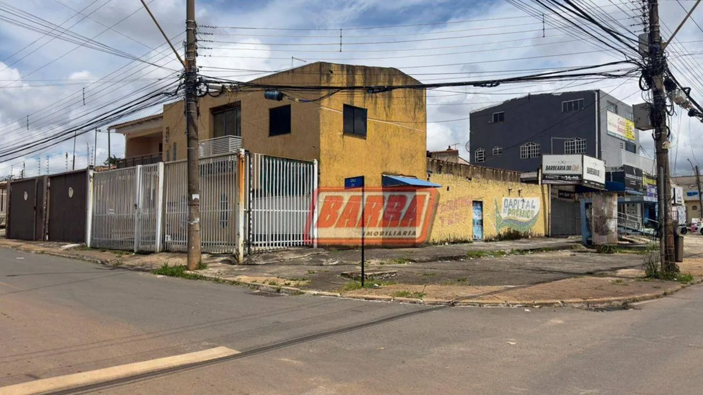 1. Resumo250m² | Lote plano | De Esquina | Região com construções consolidadas |...