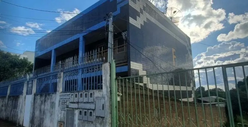 EXCELENTE LOTE COM PREDIO DE 6 QUARTOS E 2 CASAS, PARQUE RIO BRANCO, VALPARAISO-...