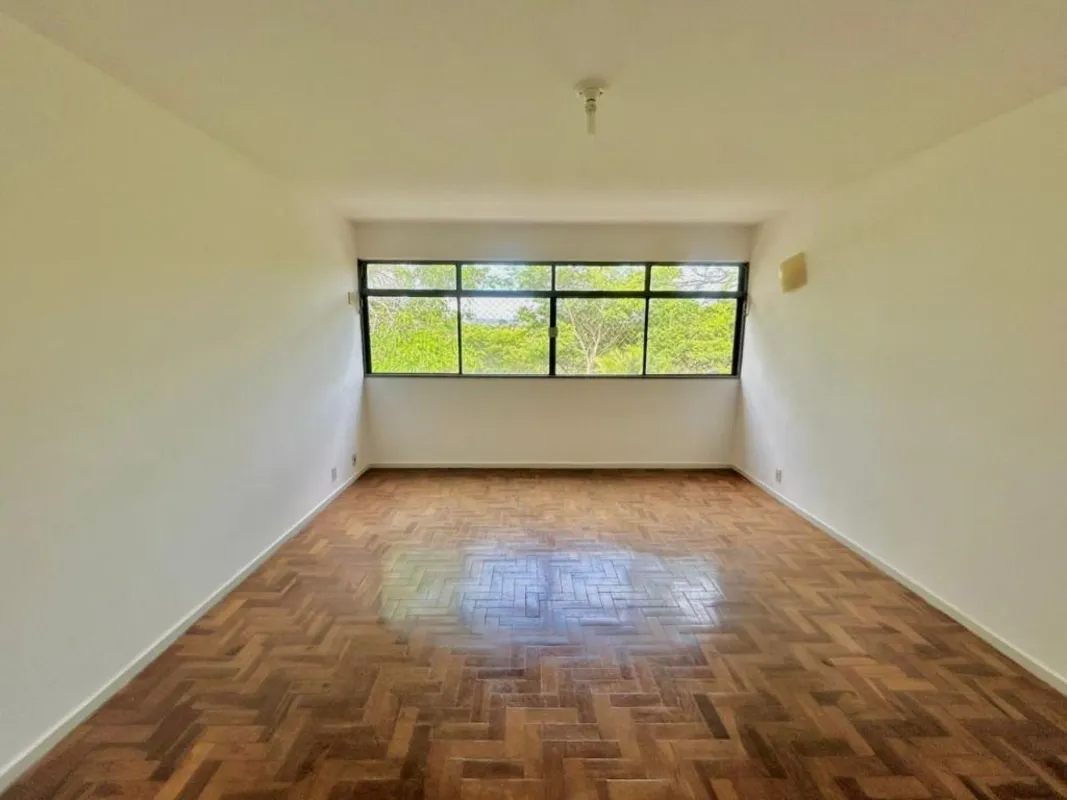 Apartamento vazado com 3 quartos em localização privilegiada na Asa Norte Se voc...