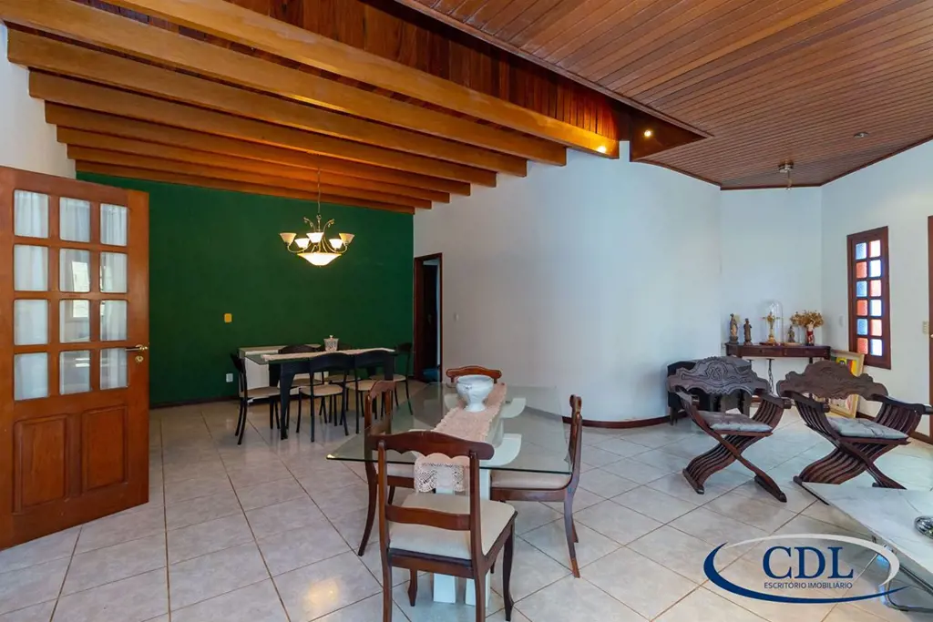 EXCELENTE CASA COM 02 PAVIMENTOS NO COND. JARDIM AMÉRICA. CONDOMÍNIO EM EXCELENT...