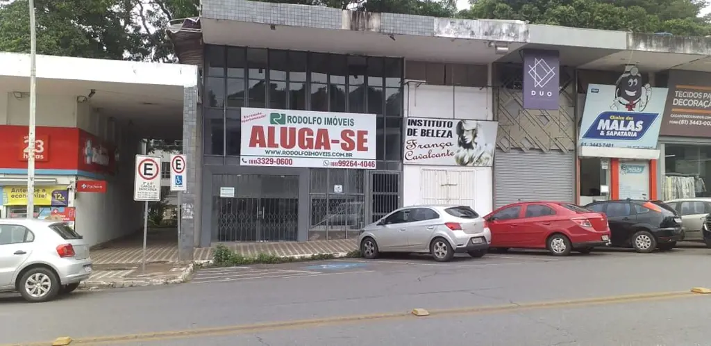 LOJA COM 210M², PISO EM GRANITO. TRÊS PAVIMENTOS, CADA UM COM 70M², SENDO NO 3º ...