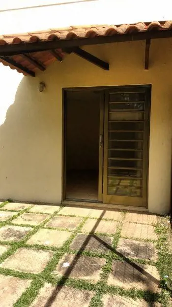 (COD.130) CASA TÉRREA COM 02 QUARTOS, SALA, COZINHA, BANHEIRO SOCIAL, ÁREA DE SE...