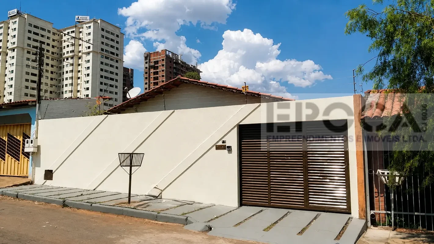 CASA COM 3 QUARTOS SENDO 1 SUITE, 2 COM ARMÁRIOS, BANHEIRO SOCIAL É SUITE COM AR...