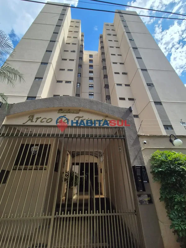  3 Quartos sendo 1 Suítes (3 Quartos possui armários); Sala Ampla com Sacada; Co...