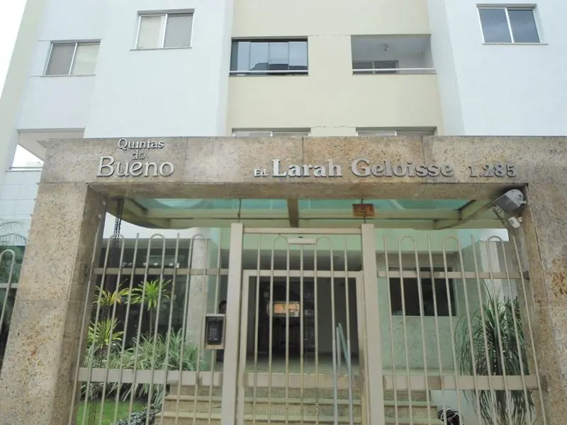 Apartamento no 11º andar, com 02 quartos, sendo 01 suíte; Sala com sacada; Cozin...