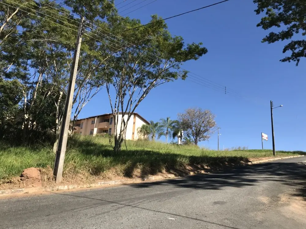  Área 878,55, na Av. Presidentes esq. com Av. Amazonas , no Bairro Esplanada do ...