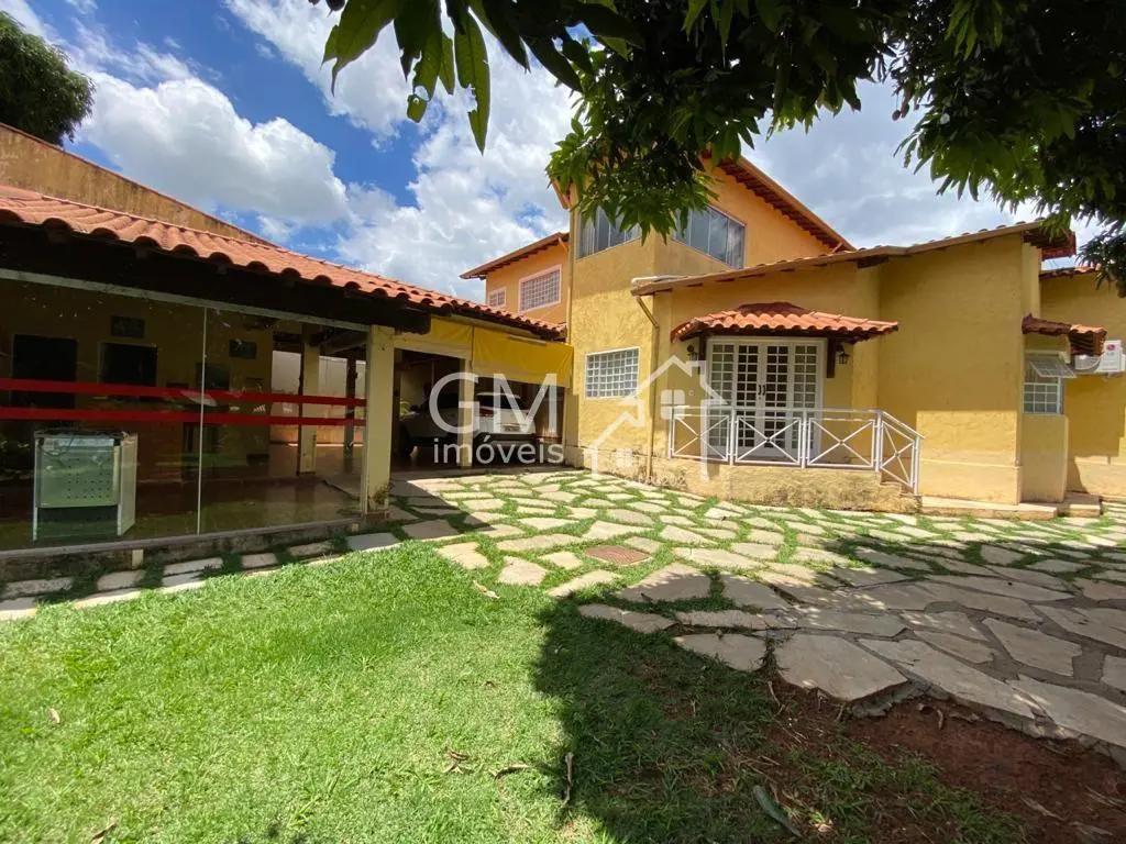 ****DESCRIÇÃO DO IMÓVEL**** ACEITA FINANCIAMENTOACEITA PERMUTA TÉRREO: - Sala am...